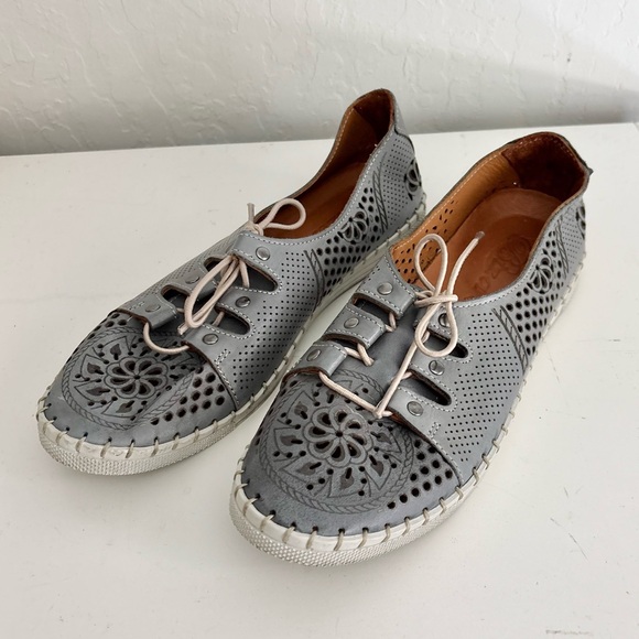 Biza Petra Perforated Lace Up Leather Sneakers, Gray, Size 40 (9/9.5) - Picture 1 of 8